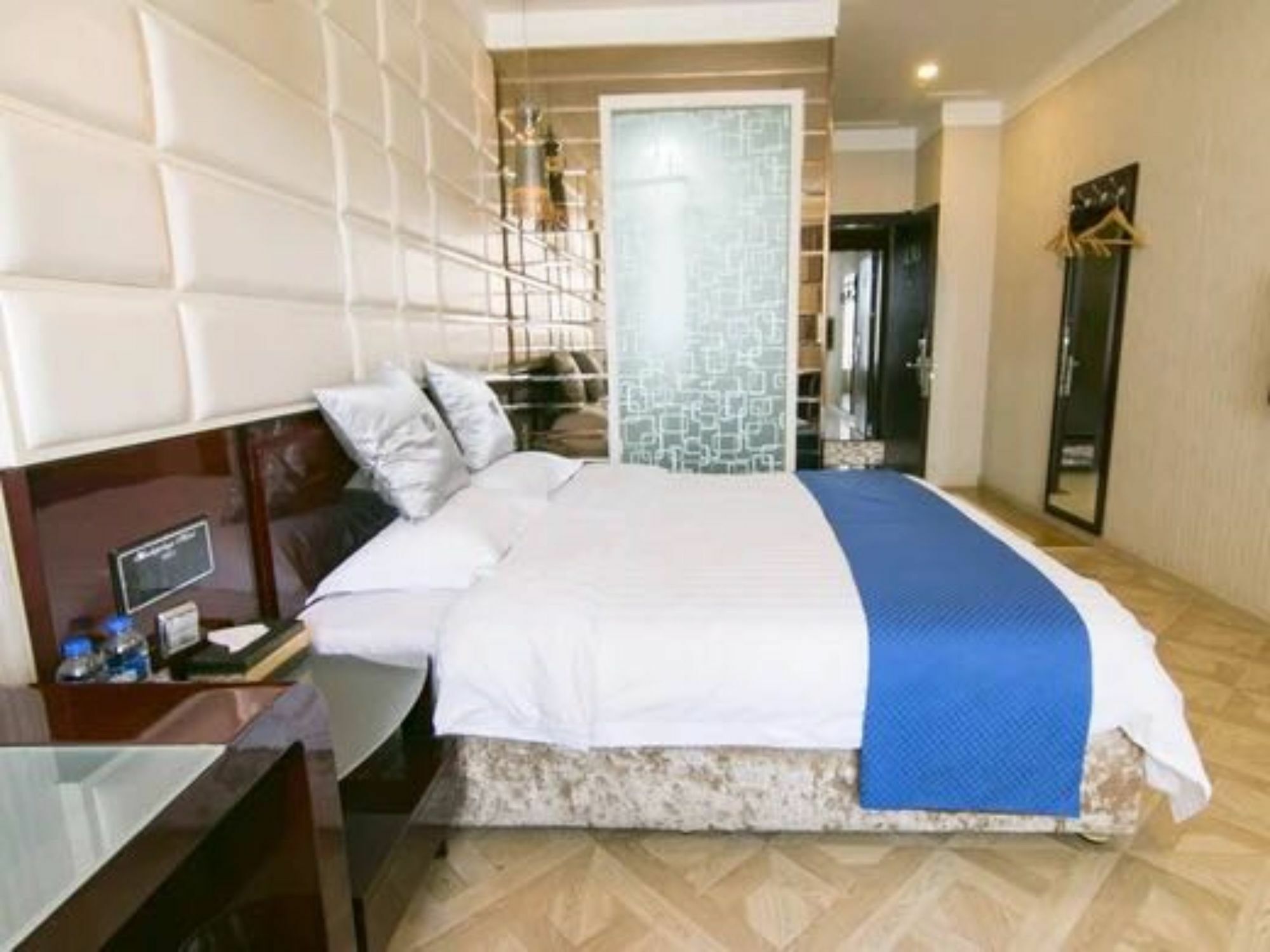 Tianjin Bindao Business Hotel Binhai  Exterior photo